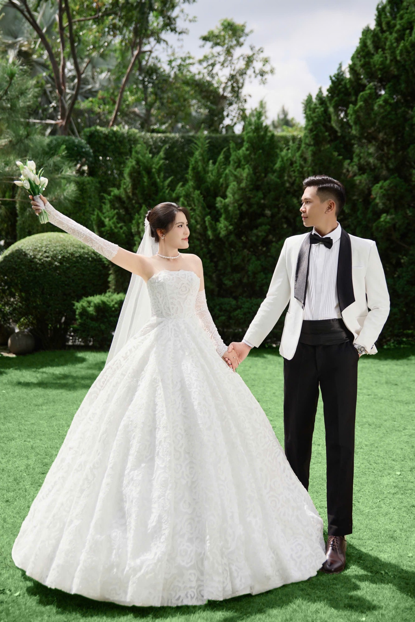 Thiệp cưới online - VĂN HẬU & KIM TUYỀN